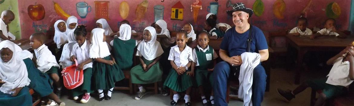 Zanzibar'da bir ilkokuldayız.